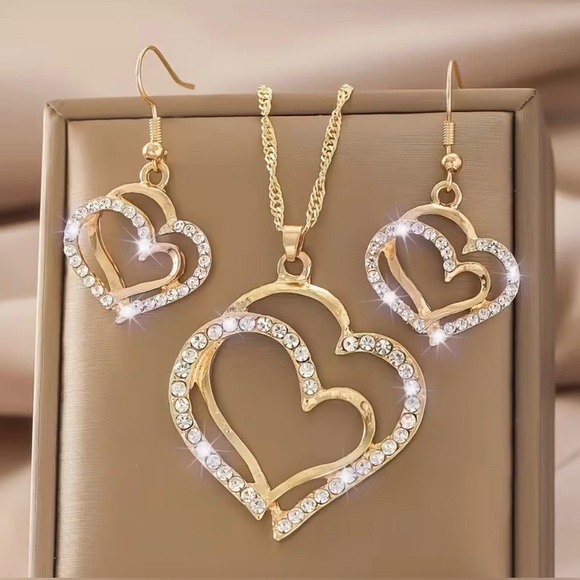 Love Heart Necklace & Earring Set with Rhinestone Accents Gorgeous Modern New - Picture 2 of 5